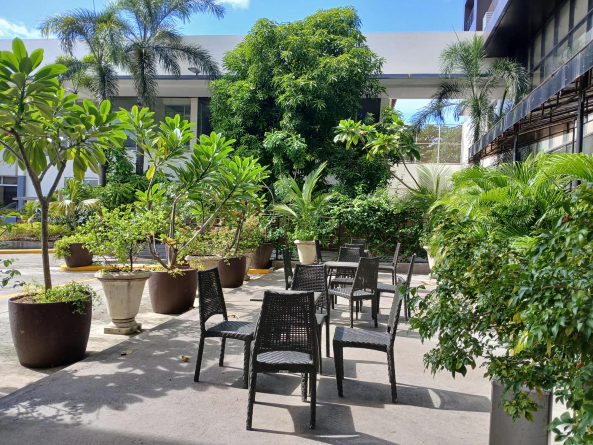 Dohera Hotel Cebu Exteriör bild